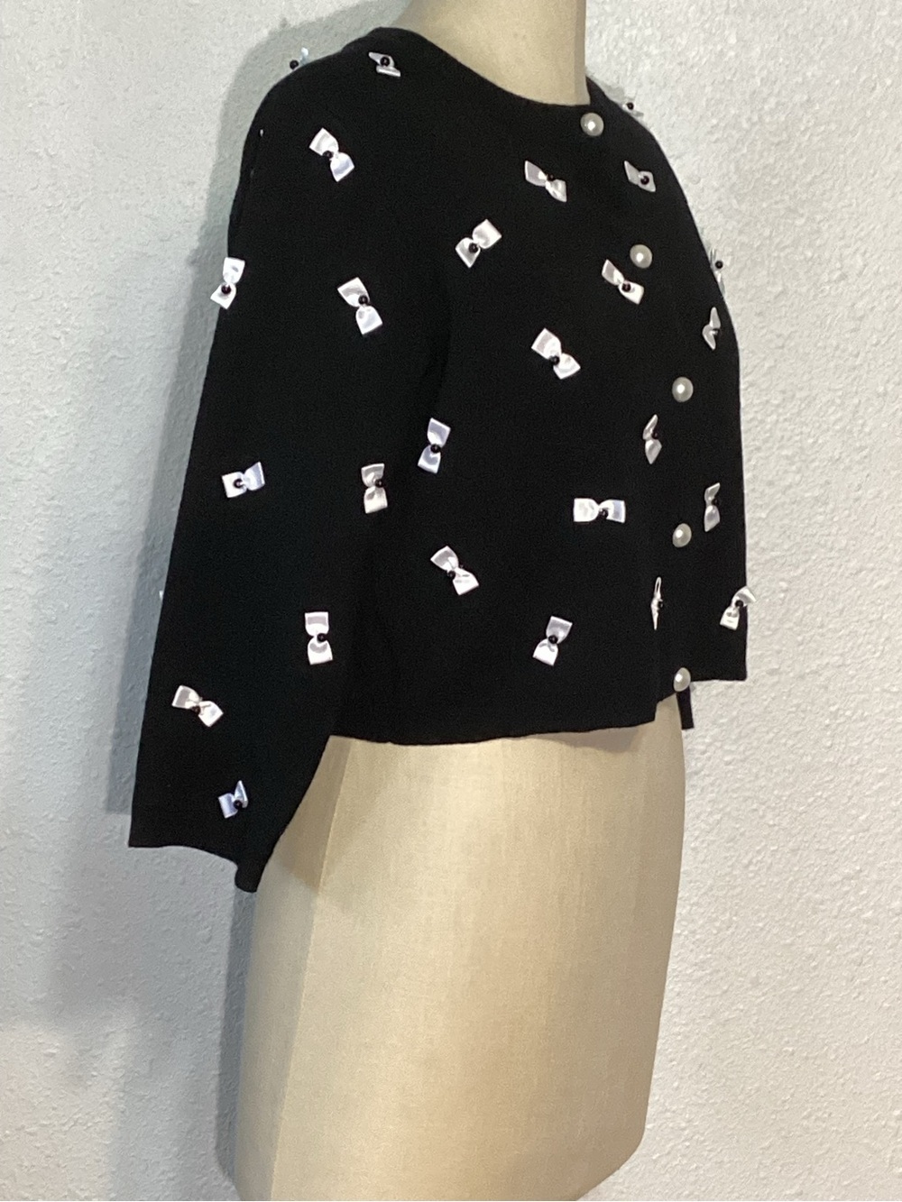 Alice + Olivia Daroda cropped bow Black Cardigan size medium - Picture 9 of 9